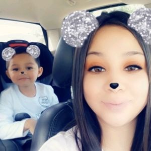 Meet your Posher, Yadira